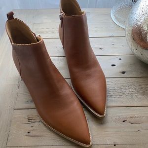 NWT Marc Fisher Obrra Natural leather bootie